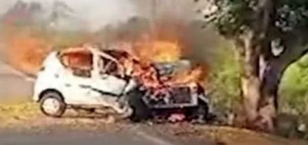 मप्र : पेड़ से टकराने के बाद कार में लगी आग, एक ही परिवार के चार लोगों की मौत