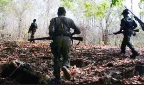 झारखंड के गुमला में पुलिस मुठभेड़ में दो लाख का इनामी माओवादी राजेश उरांव ढेर