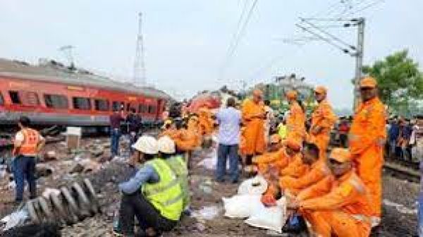 ओडिशा रेल हादसा : स्थिति की समीक्षा के लिए प्रधानमंत्री मोदी ने बैठक की