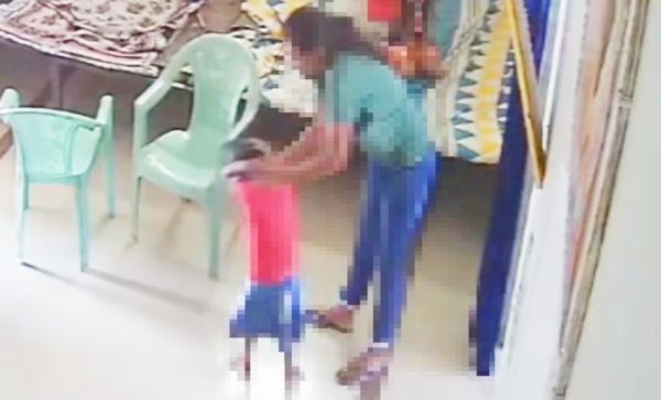 दत्तक केंद्र का वीडियो फैला, मासूम को उठा-उठाकर पटका, आरोपी हिरासत में