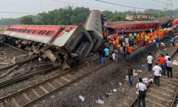 बालासोर ट्रेन दुर्घटना मामले में सीबीआई ने तीन रेलकर्मियों को गिरफ्तार किया