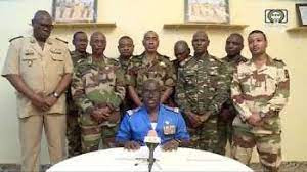 अफ़्रीकी देश नीजेर में सैनिकों ने किया तख्तापलट, राष्ट्रपति हिरासत में और बॉर्डर भी सील