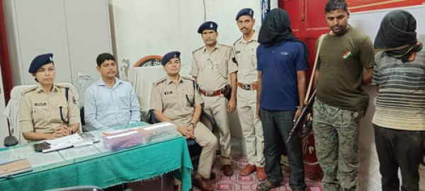 बिहार में हथियार के साथ 2 हार्डकोर नक्सली गिरफ्तार, लेवी की रसीद भी बरामद