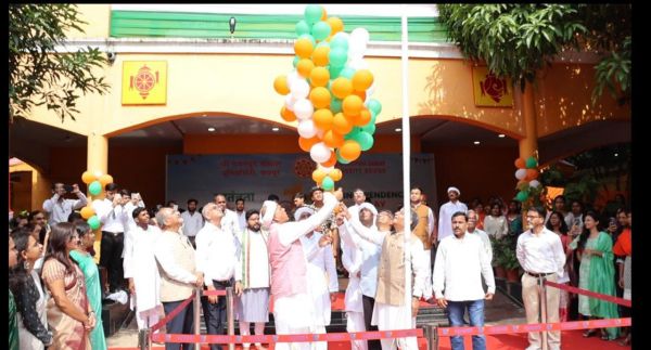 रावतपुरा सरकार विवि में  मनाया गया स्वतंत्रता दिवस