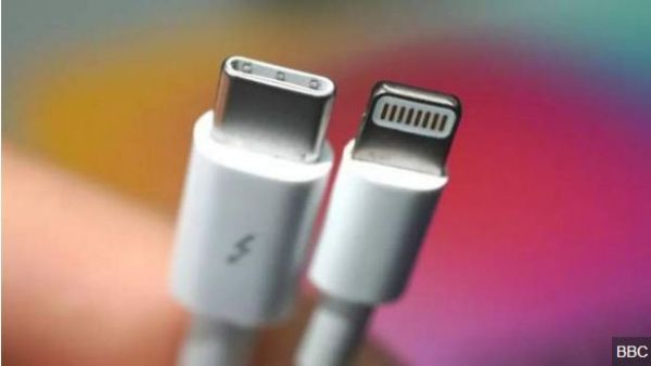 नए आईफ़ोन में USB-C​ चार्जिंग प्वाइंट का होना तय, यूरोपीय संघ के नियमों के आगे झुकी एप्पल