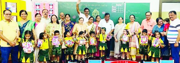 सम्मान और विशेषाधिकार की चमक का आनंद लेते डीपीएस रायपुर ने ग्रैंडपैरेंट्स दिवस मनाया