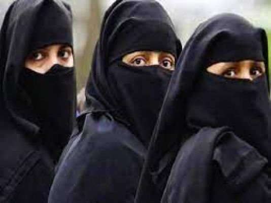 ईरान की संसद ने हिजाब के संबंध में पारित किया सख्त कानून