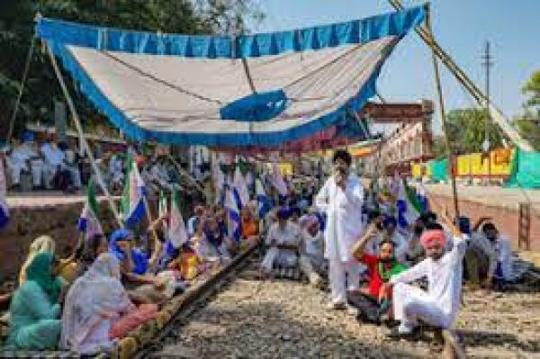 पंजाब में किसान आंदोलन से रेलों की आवाजाही प्रभावित, अंबाला राजमार्ग सात घंटे तक बाधित