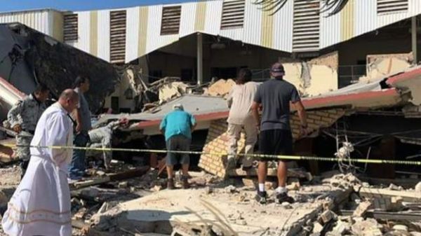 मैक्सिको में चर्च की छत गिरने से सात लोगों की मौत, मलबे में 30 लोगों के दबे होने की आशंका