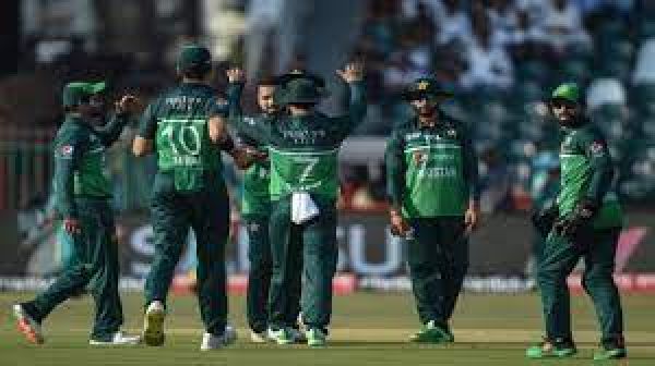 पाकिस्तान ने श्रीलंका को 6 विकेट से हरा कर वर्ल्ड कप में बनाया सबसे बड़े रन चेज़ का रिकॉर्ड