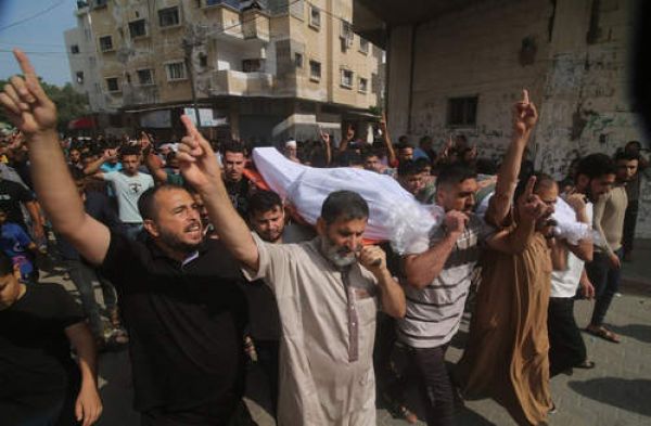 गाजा में इजरायली हमले में मरने वालों की संख्या 900 तक पहुंची