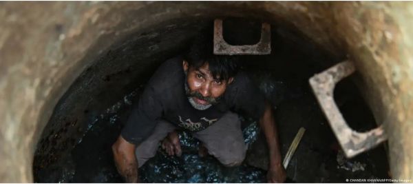 सुप्रीम कोर्ट: सीवर सफाई के दौरान मौत पर 30 लाख मुआवजा