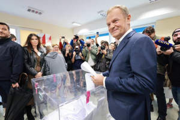 पोलैंड के विपक्षी दलों ने डोनाल्ड टुस्क को बनाया प्रधानमंत्री उम्मीदवार