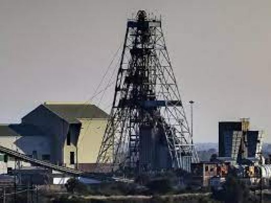 दक्षिण अफ्रीका : प्लैटिनम खदान में लिफ्ट गिरने से 11 श्रमिकों की मौत, 75 घायल