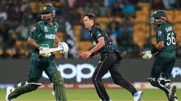 न्यूजीलैंड ने पाकिस्तान को 21 रन से हराया