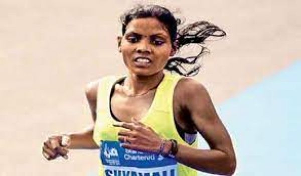 ‘ब्रेन ट्यूमर’ से जूझने के बाद मुंबई मैराथन में कांस्य पदक जीता श्यामली सिंह ने
