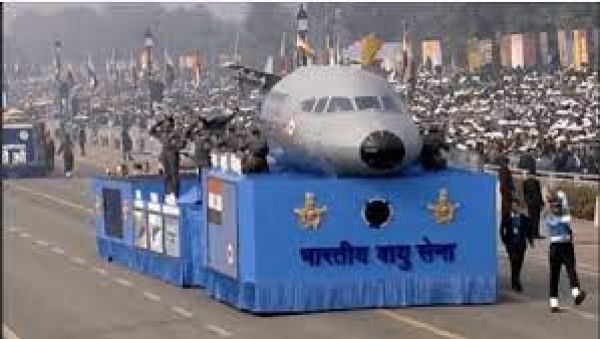 गणतंत्र दिवस: भारतीय वायुसेना, नौसेना की झांकियों में 'नारी शक्ति', 'आत्मनिर्भरता' की झलक दिखी
