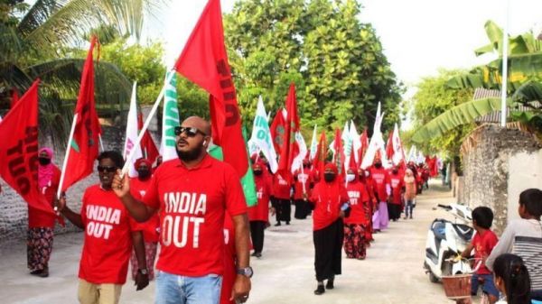 मालदीव की मदद घटाकर भारत ने क्या संकेत दिया है?