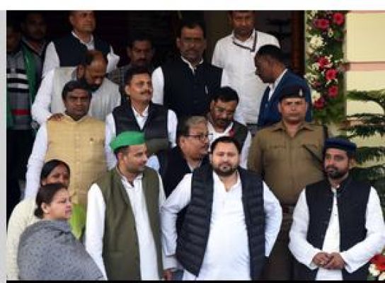 बिहार में राजद 'खेला करने' के खेल में खुद फंसी