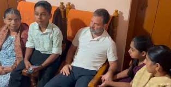 राहुल गांधी ने वायनाड का दौरा कर हाथियों के हमले के पीड़ितों से मुलाकात की