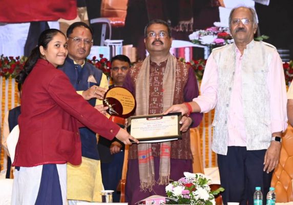 अगले पांच वर्षों में 25 हजार स्कूलों को स्मार्ट स्कूल-अग्रवाल