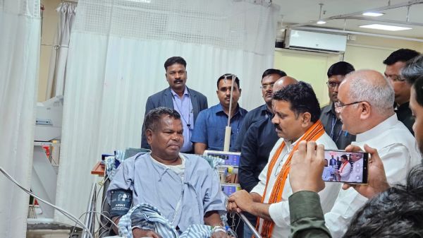 विधायक लखमा की तबीयत बिगड़ी एम एम आई में एडमिट, शर्मा बघेल मिले