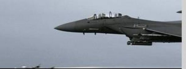 अमेरिका ने यमन के होदेइदाह को निशाना बनाकर किए नए हवाई हमले