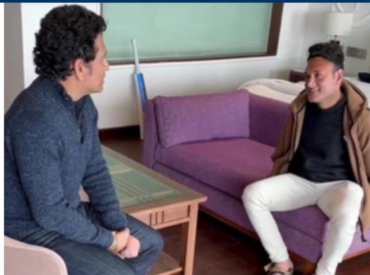 तेंदुलकर ने पैरा क्रिकेटर आमिर लोन से मुलाकात की, उन्हें हस्ताक्षरित बल्ला उपहार में दिया