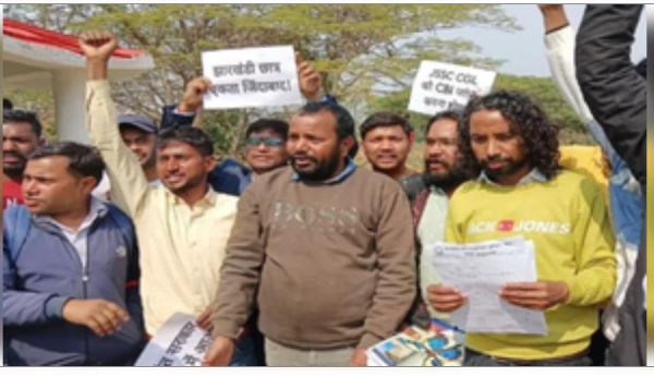 झारखंड में परीक्षाओं की गड़बड़ी के खिलाफ छात्रों का अभियान सोशल मीडिया पर करता रहा ट्रेंड