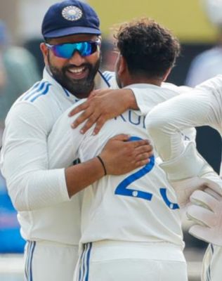 धर्मशाला में आखिरी टेस्ट मैच में लंच तक इंग्लैंड का स्कोर 100/2
