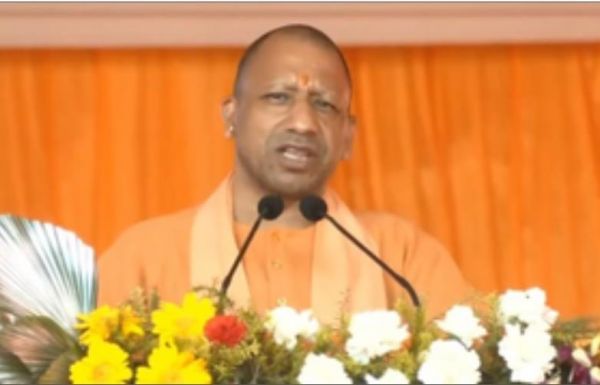 कांग्रेस और सपा बोझ हैं, इन्हें स्वीकार नहीं करिए : मुख्यमंत्री योगी