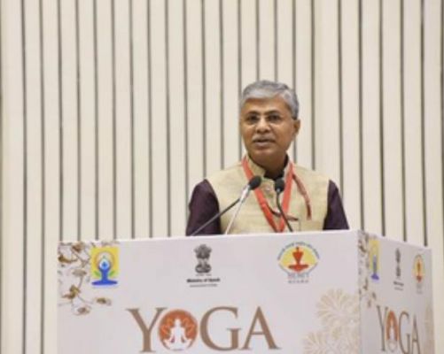 महिला सशक्तीकरण में मदद कर सकता है योग : आयुष सचिव