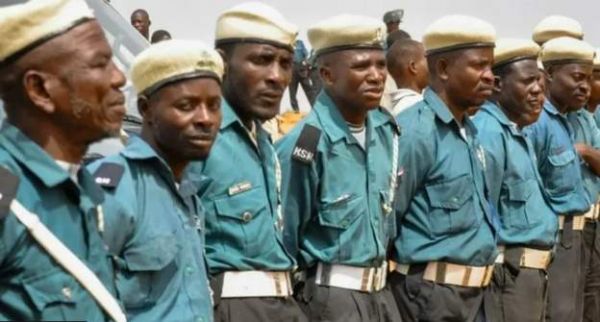 नाइजीरिया की इस्लामिक पुलिस ने रोज़ा न रखने वाले मुसलमानों को गिरफ़्तार किया