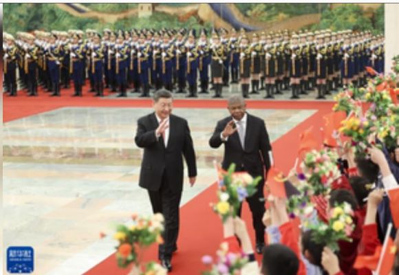चीन और अंगोला की द्विपक्षीय संबंधों को सर्वांगीण रणनीतिक साझेदारी तक उन्नत करने की घोषणा