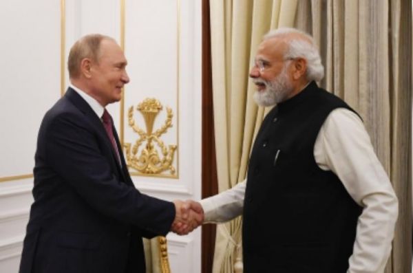 'साथ मिलकर काम करने के लिए तत्पर': पीएम मोदी ने पुतिन को फिर राष्ट्रपति चुने जाने पर दी बधाई