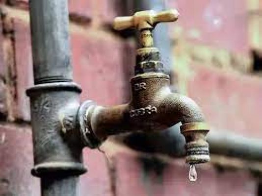 बेंगलुरु : गैर-जरूरी उद्देश्यों के लिए पेयजल का उपयोग करने वाले 22 परिवारों पर जुर्माना