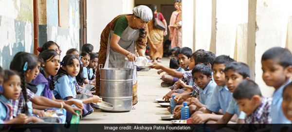 चार अरब लोगों को भोजन मुहैया कराने की अक्षय पात्र की उपलब्धि का संरा ने मनाया जश्न