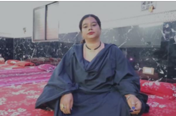 धनबाद में हेवी वेट उम्मीदवारों के बीच ट्रांसजेंडर सुनैना सिंह भी चुनावी दंगल में