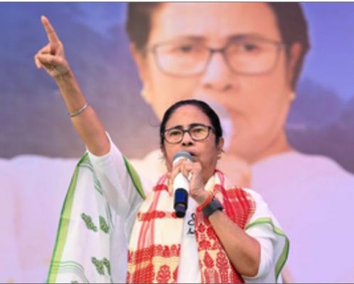 रामनवमी पर मुर्शिदाबाद में हुई झड़प के लिए ममता ने चुनाव आयोग को ठहराया जिम्मेदार
