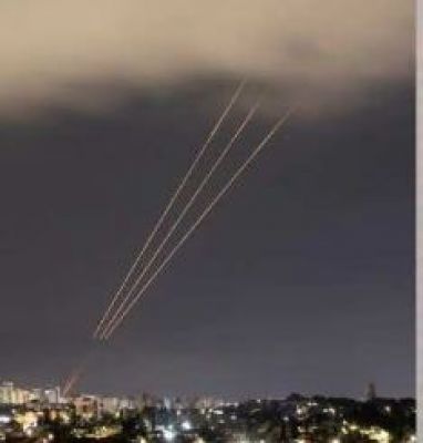 इस्फहान वायु सेना केंद्र और परमाणु स्थल के पास संदिग्ध इजराइली ड्रोनों पर ईरान का हमला