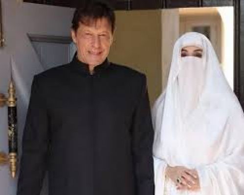 इमरान खान की पत्नी बुशरा बीबी के खाने में मिलाया गया ‘टायलेट क्लीनर’ : प्रवक्ता
