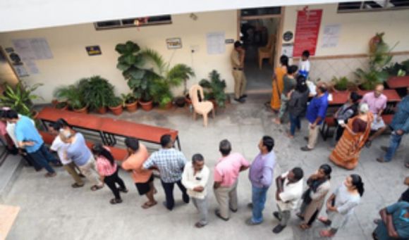 कर्नाटक के उडुपी, चिक्कमगलुरु जैसे माओवाद प्रभावित इलाकों में जोरदार वोटिंग