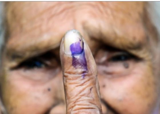 लोकसभा चुनाव का दूसरा चरण : दोपहर 1 बजे तक सबसे ज्यादा त्रिपुरा और सबसे कम महाराष्ट्र में मतदान