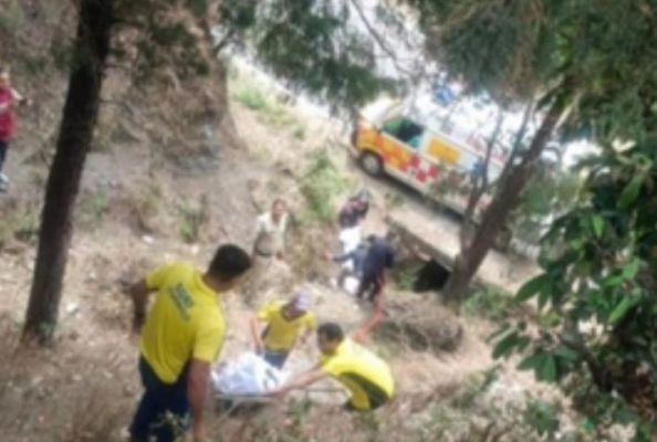देहरादून-मसूरी मार्ग पर हरियाणा के पर्यटकों की गाड़ी खाई में गिरी, तीन की मौत