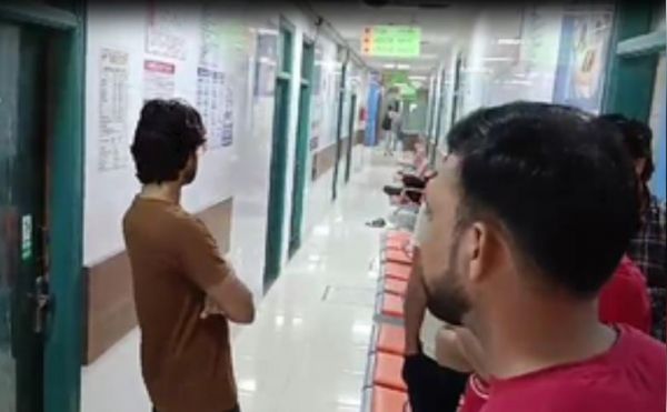फरीदाबाद में अस्पताल प्रशासन की लापरवाही से मरीज ने तोड़ा दम, परिजनों का आरोप