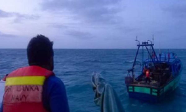 श्रीलंकाई समुद्री डाकुओं ने तमिलनाडु के मछुआरों पर किया हमला