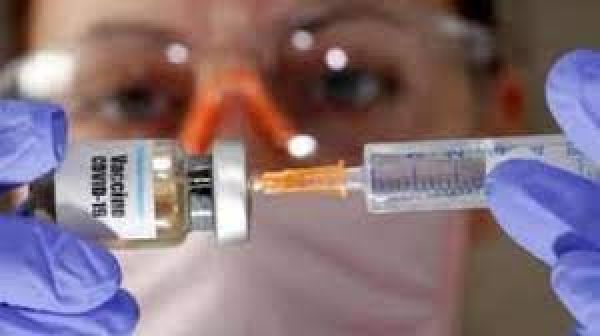 एस्ट्राजेनेका ने ब्रिटेन की अदालत में कोविड टीके के ‘बहुत दुर्लभ’ दुष्प्रभाव को स्वीकार किया