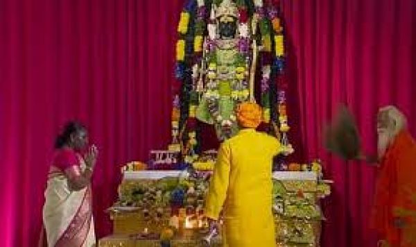राष्ट्रपति द्रौपदी मुर्मू ने अयोध्या में राम मंदिर में दर्शन किये