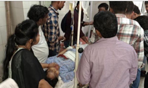 बिजनौर : छात्र ने अध्यापिका को मारी गोली , हालत गंभीर