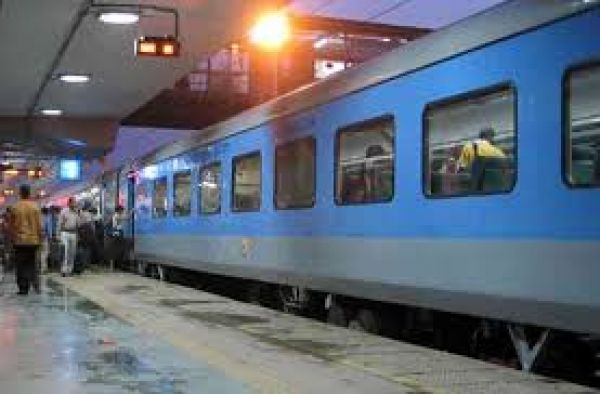 मप्र : बम की अफवाह के बाद भोपाल में ट्रेन की तलाशी